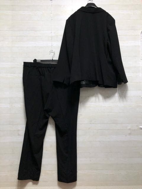新品☆6L黒系無地ストレッチ洗えるストレートパンツスーツ〇p913
