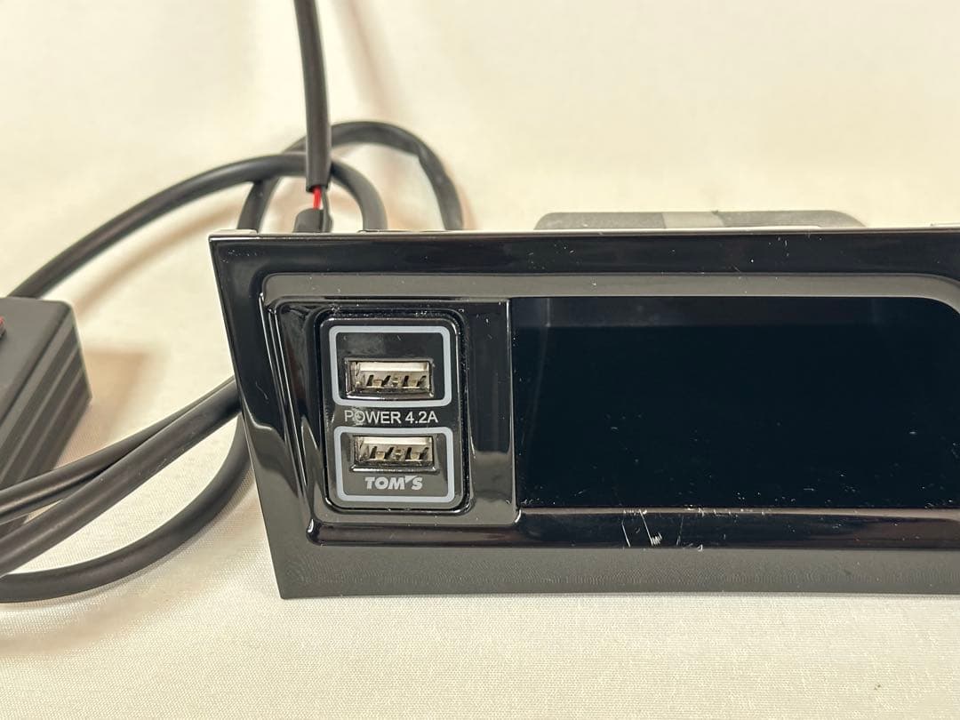 Grazio＆Co ピアノブラック スタートボタンカバー ＋ TOM'S USB