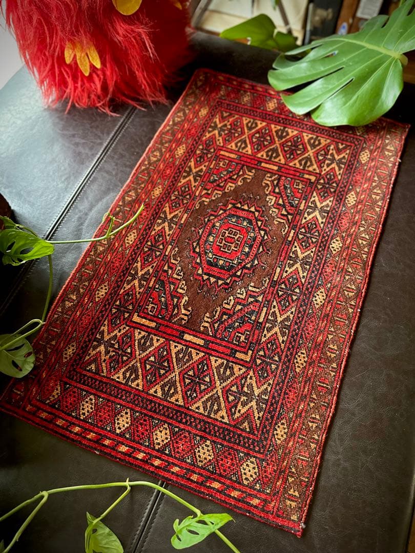 トライバルラグ　ヴィンテージラグ　ミニラグ　トルクメン　プリミティブアート　美品