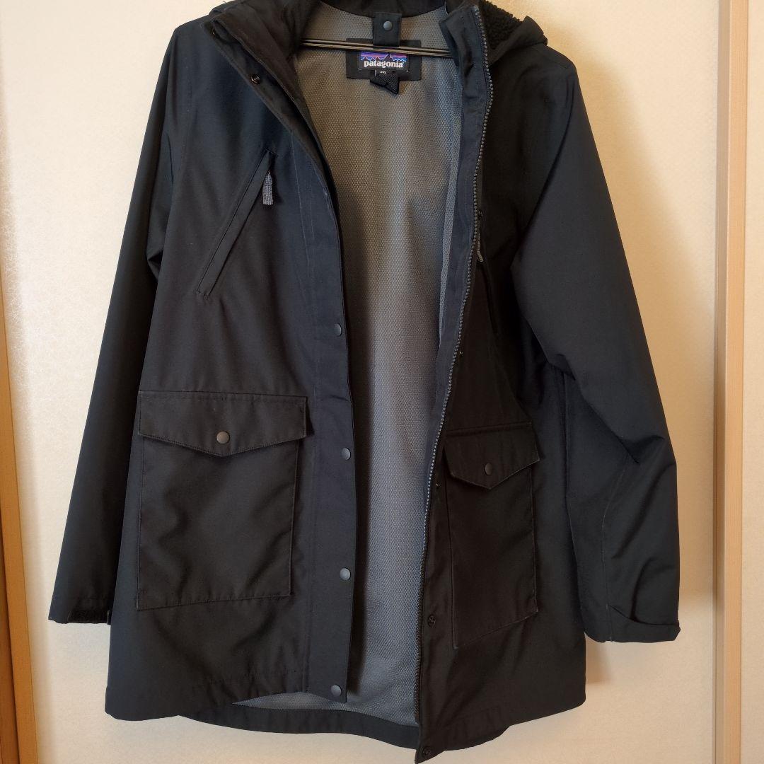 patagonia ブラック ダウンジャケット　レディース