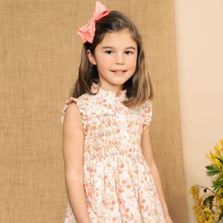 新品アマイアキッズ　スモッキングワンピース　10Y