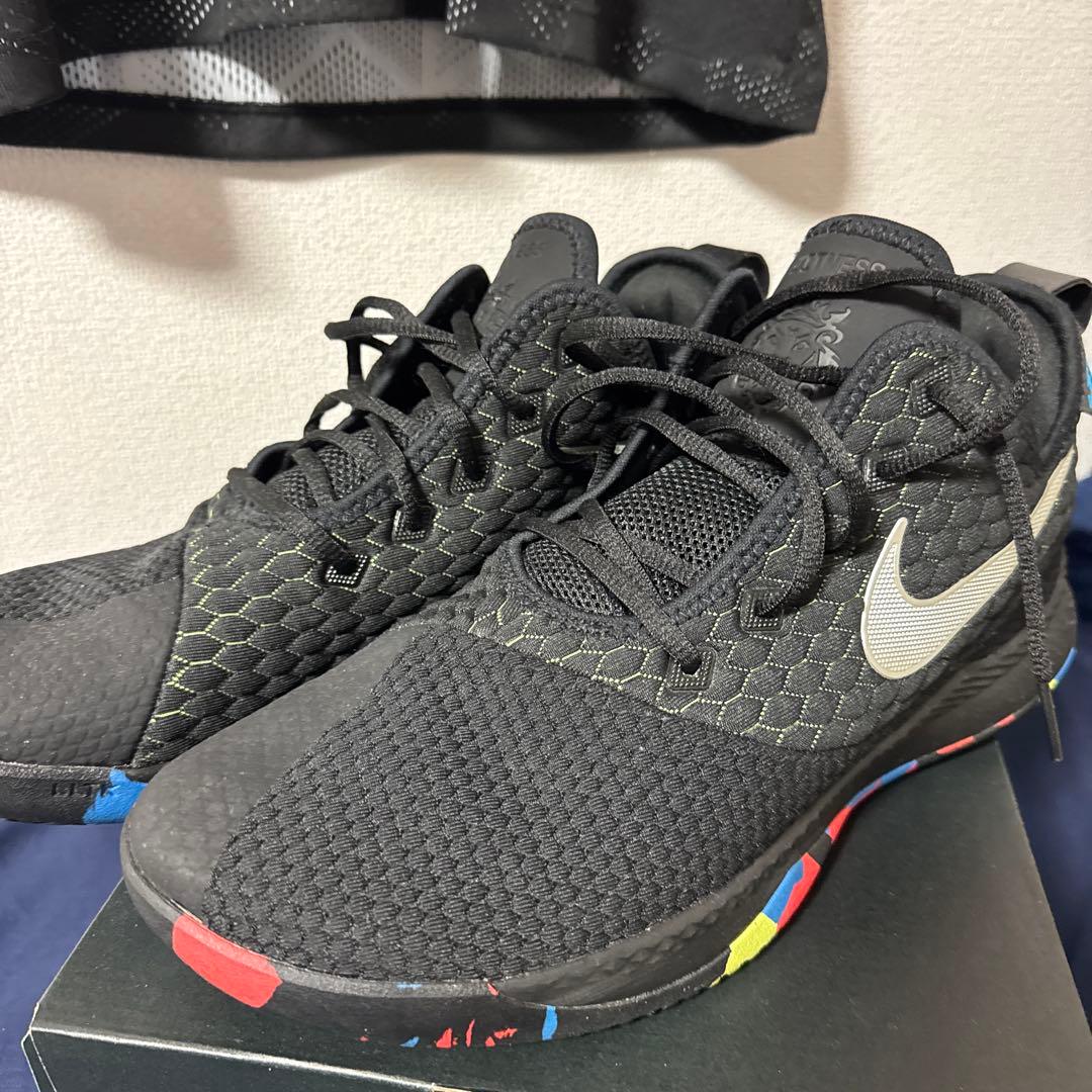 Nike バスケットシューズ レブロンウィットネス3