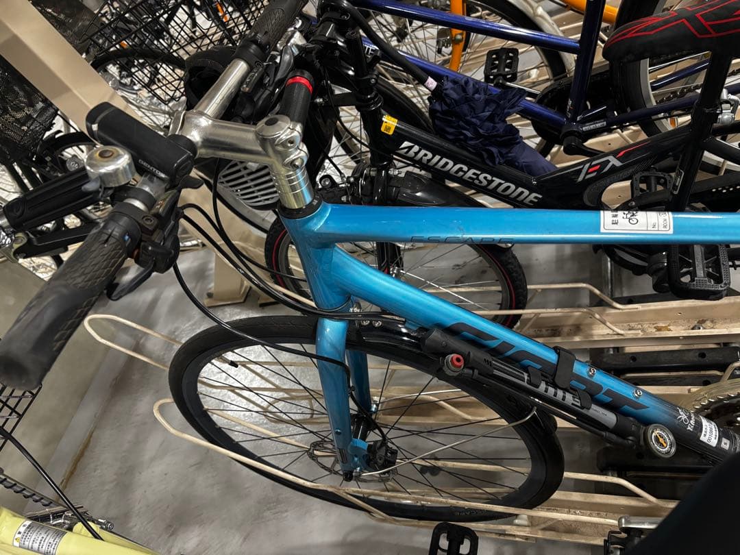 クロスバイク giant リブモデル