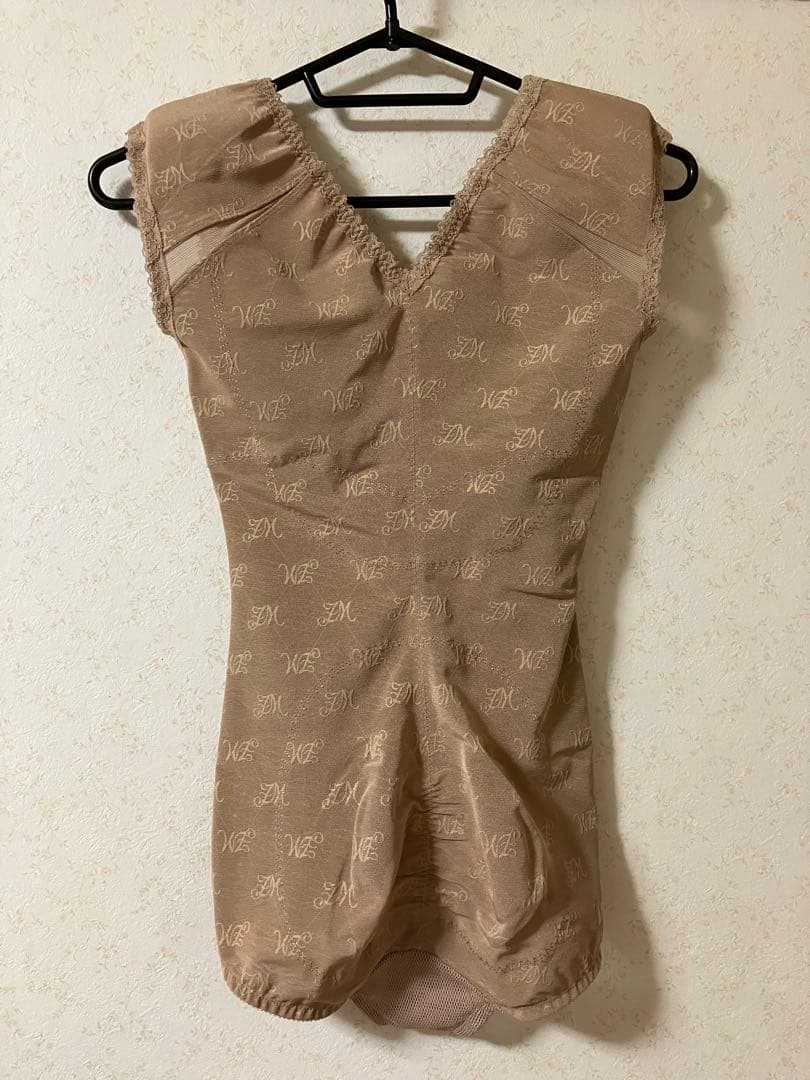 新品未着用☆マミエール フレンチスーツ モカ D75