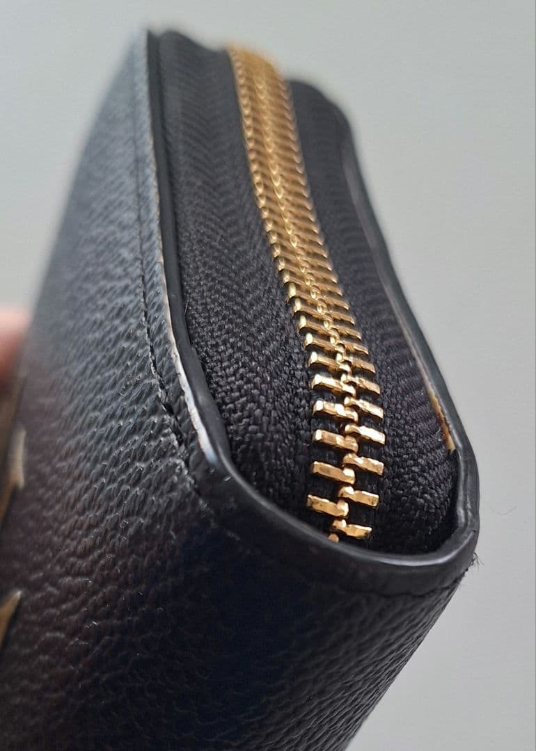 カステルバジャック 長財布 ラウンドファスナー 黒 金