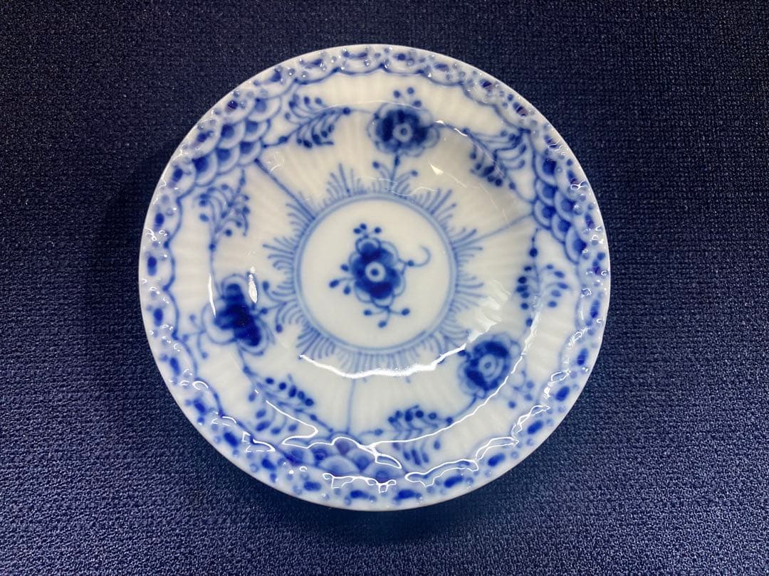 む*ん様 ロイヤルコペンハーゲン ブルーフルーテッドハーフレース 小皿7.5㎝×