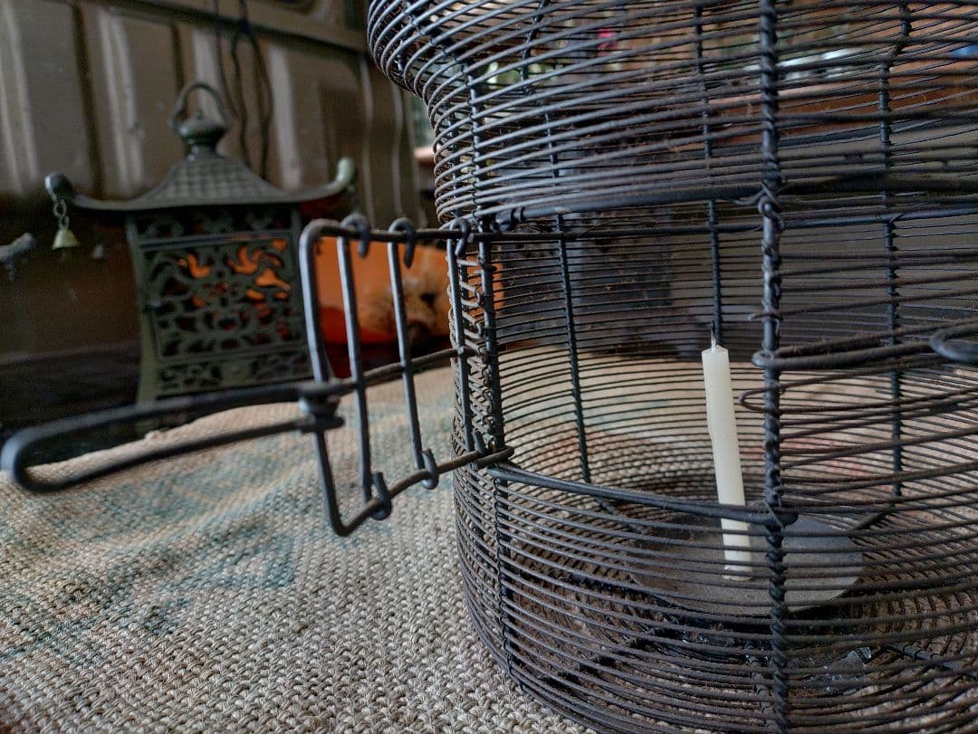 吊り灯籠　針金製　アンティーク　雑貨　骨董　吊灯籠　灯り　照明　庭　インテリア