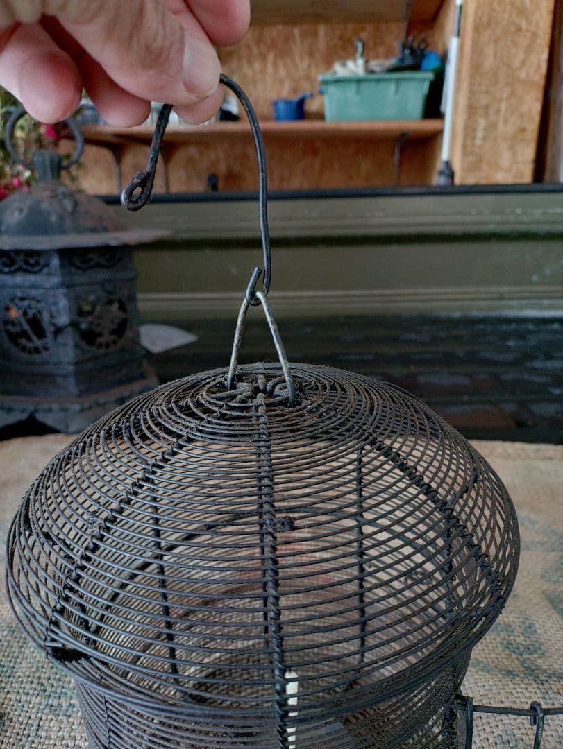 吊り灯籠　針金製　アンティーク　雑貨　骨董　吊灯籠　灯り　照明　庭　インテリア