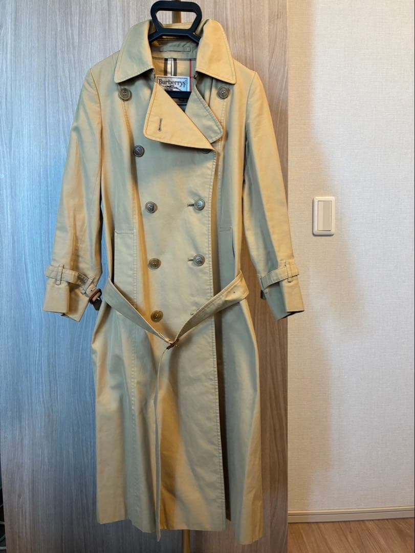 ベージュ ダブルブレスト トレンチコート　burberry