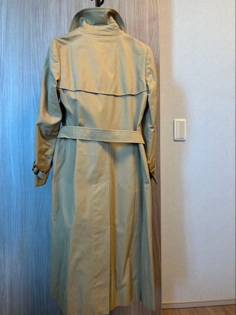 ベージュ ダブルブレスト トレンチコート　burberry