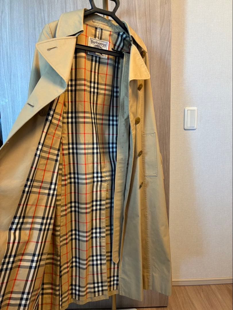 ベージュ ダブルブレスト トレンチコート　burberry