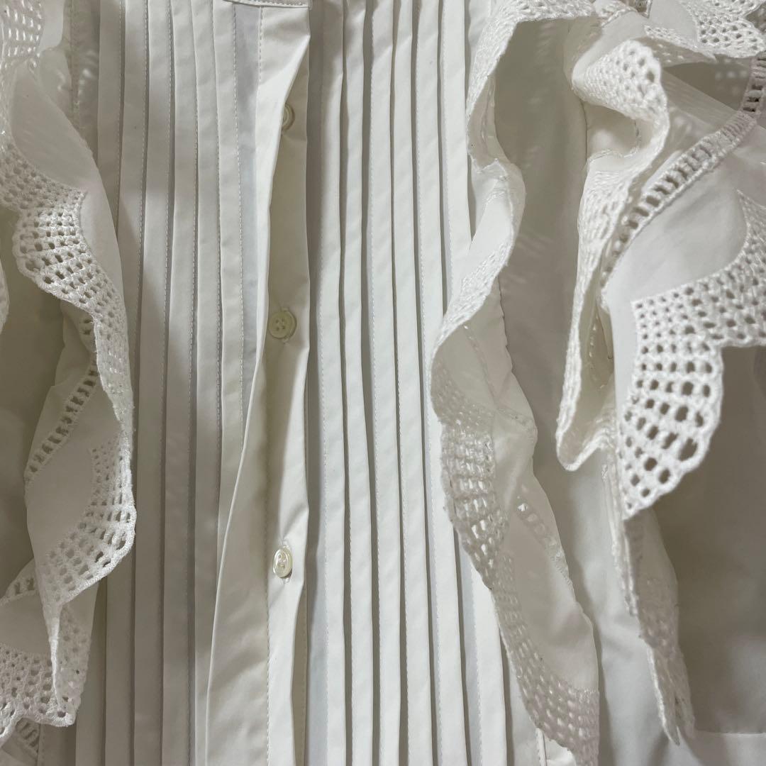 最終値下げ　アメノチハレ　カットワークフリルピンタックブラウス