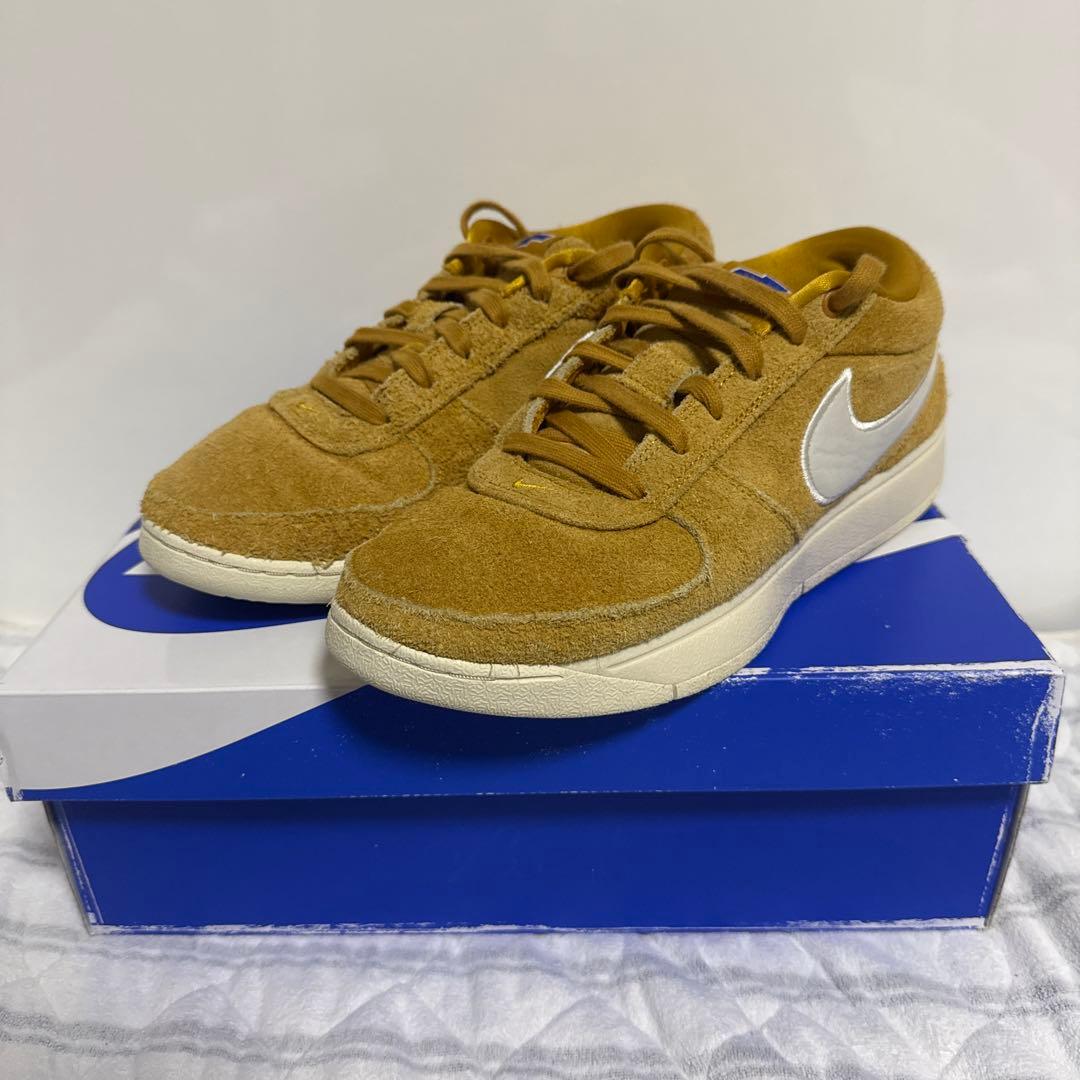 NIKE BOOK 1　ナイキ ブック1 海外限定book1 Gold Leaf