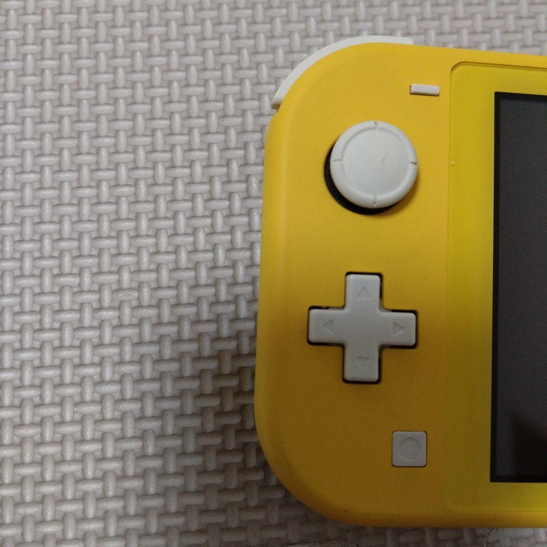 任天堂　スイッチライト　イエロー