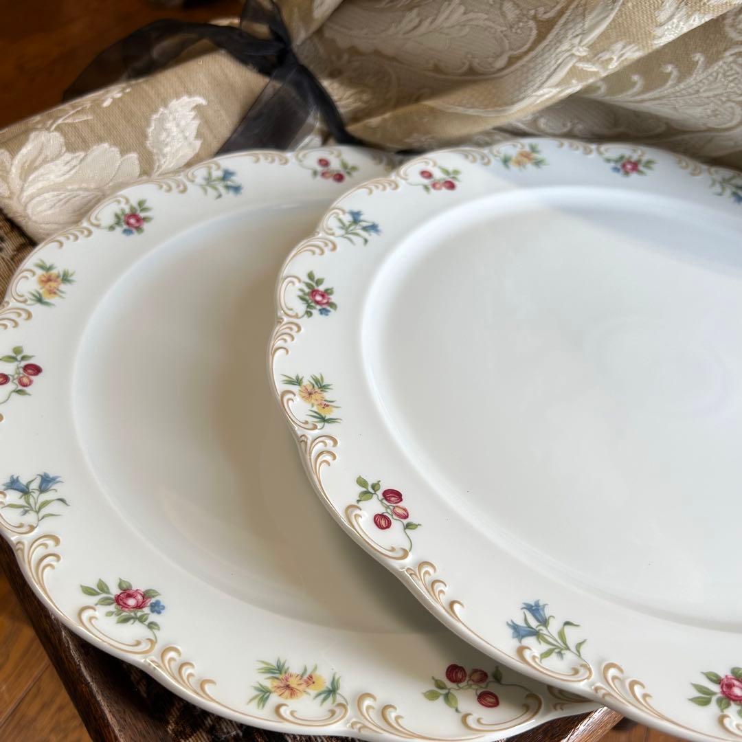 ドイツ製 ROSENTARL 可憐なお花と美しいレリーフ プレート