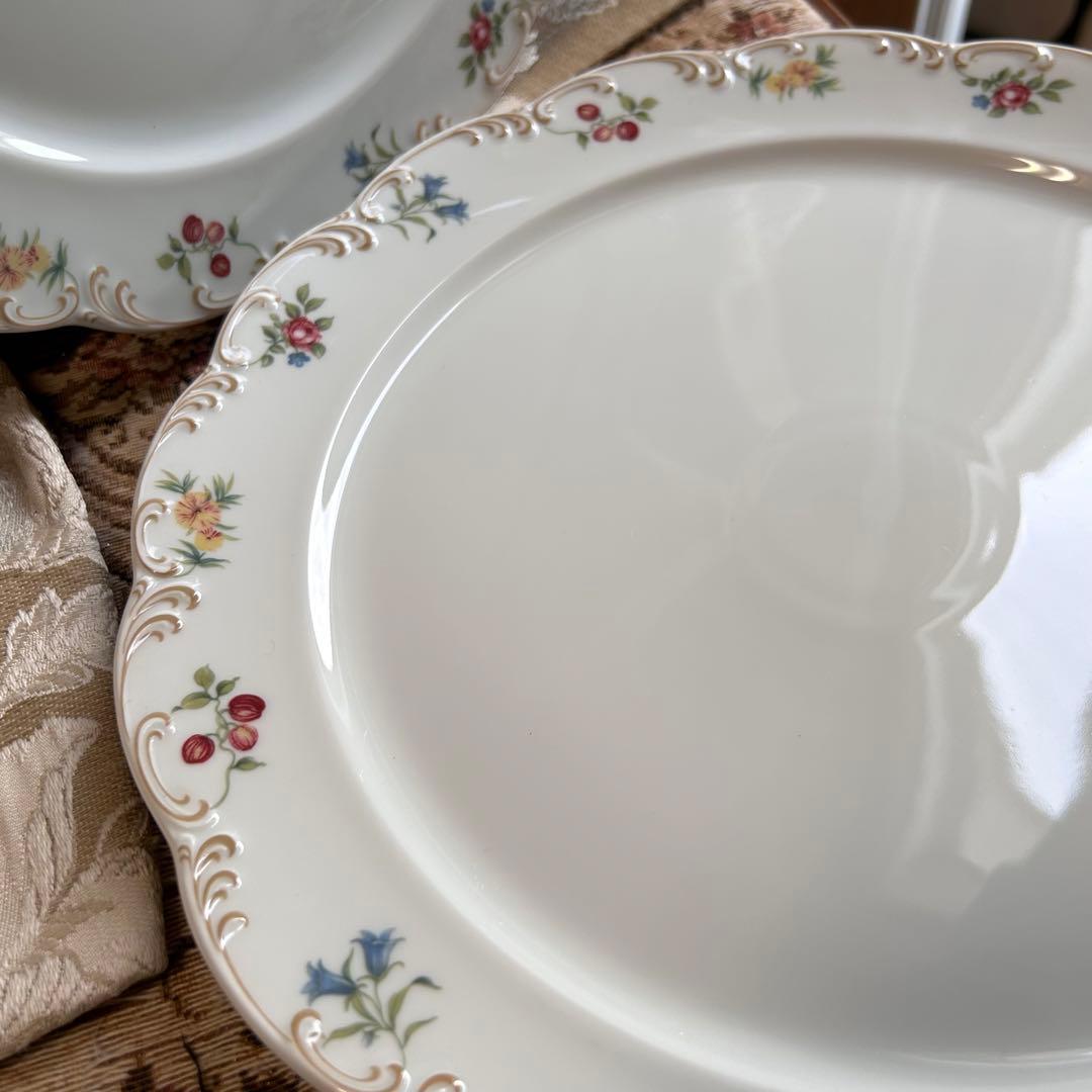 ドイツ製 ROSENTARL 可憐なお花と美しいレリーフ プレート