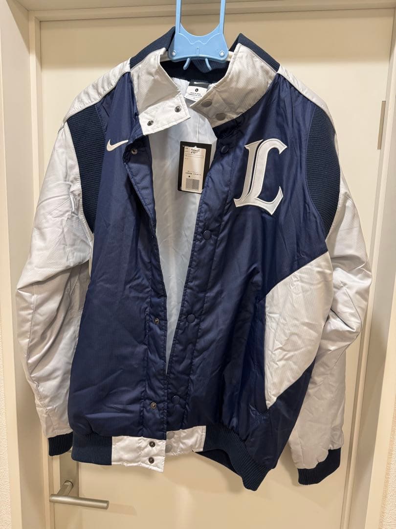 西武ライオンズ　NIKE ジャンパー　ブルゾン　Lサイズ　新品　最終値下げです