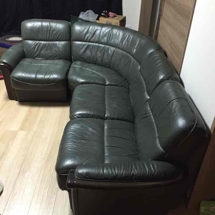 コジコジ様、革張りコーナーソファー