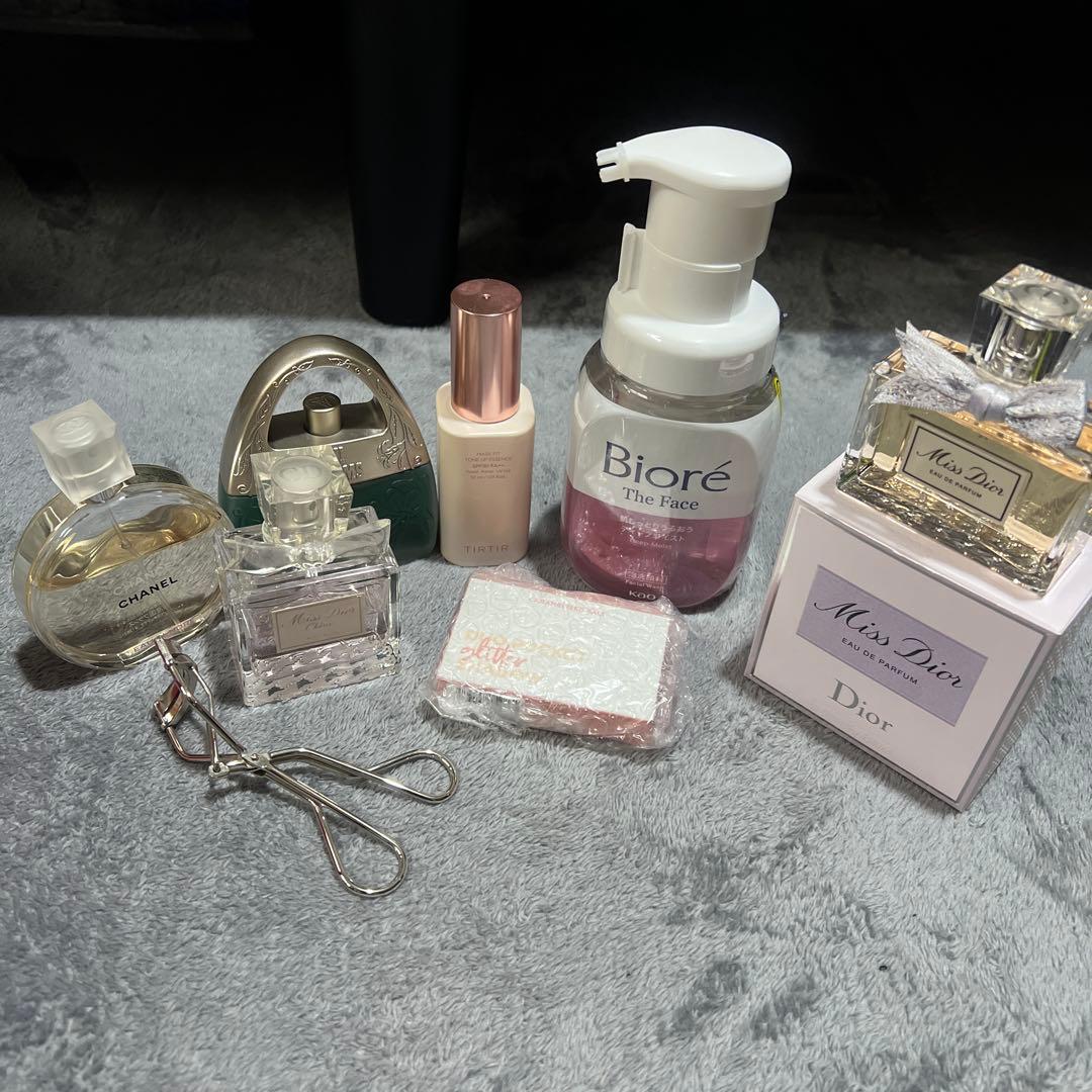 【破格？！！期間限定】香水・スキンケアセット
