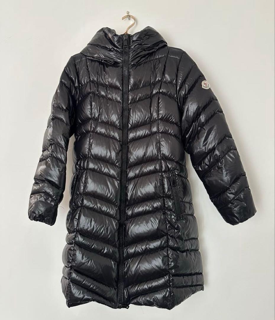 Monclerブラックフード付きロングダウンジャケット