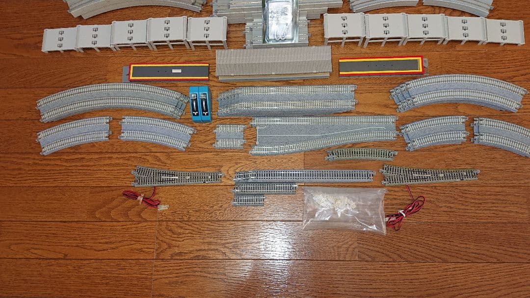 KATO製品 立体交差 複線レイアウト(片渡りポイント・島式ホーム)①