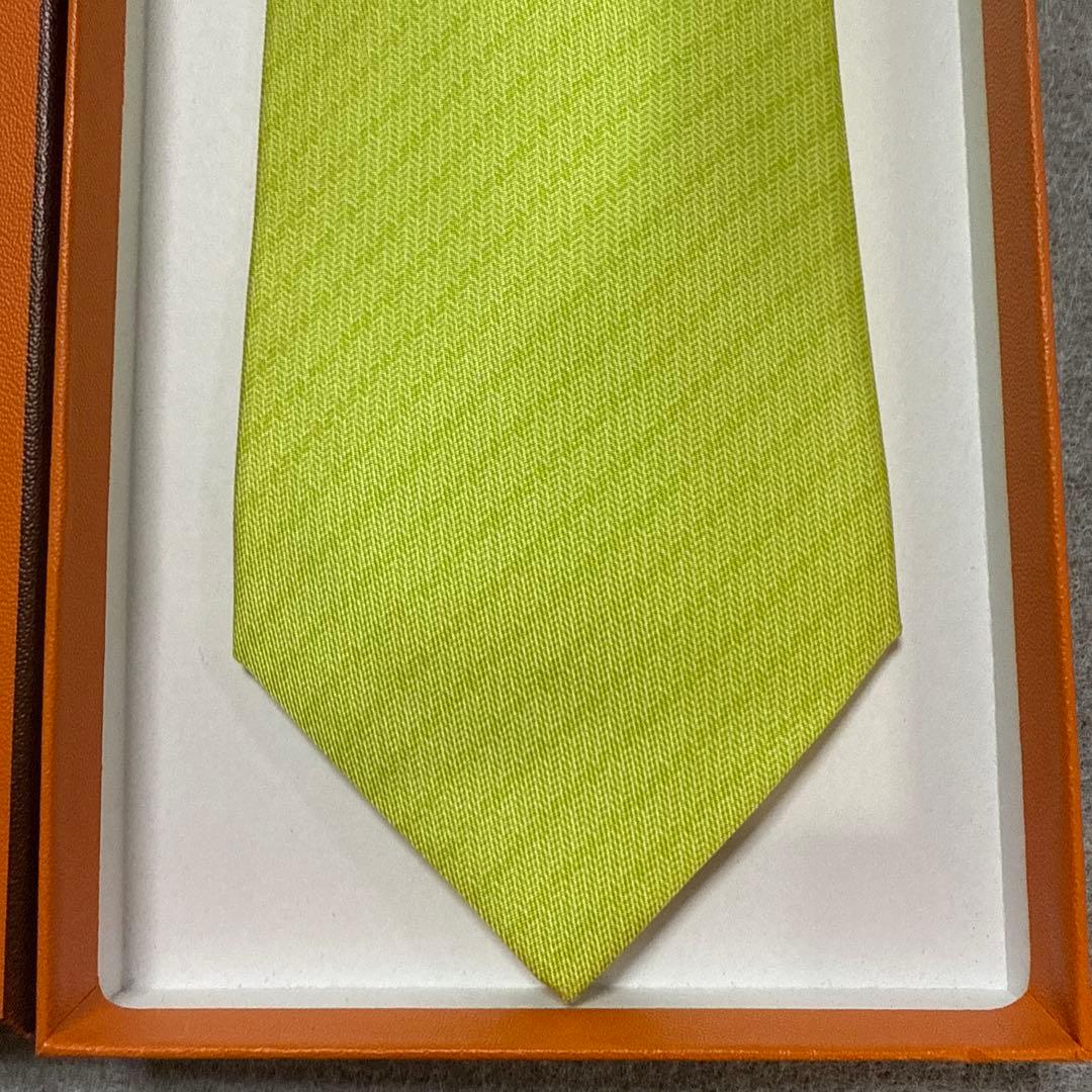 未使用タグ付　箱付　エルメス　ネクタイ　黄緑　派手　結婚式