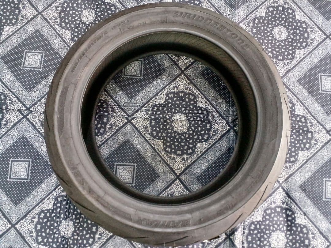 ブリジストン　バトラックスハイパースポーツ　S21 190/55ZR17新品！