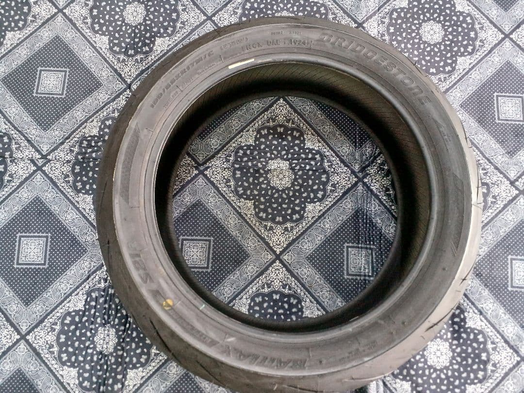 ブリジストン　バトラックスハイパースポーツ　S21 190/55ZR17新品！