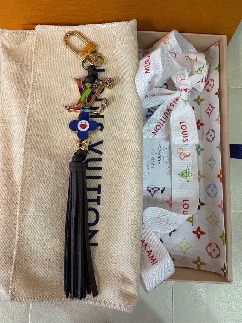 新品LV ルイヴィトン　村上隆　バックチャーム　ストラップ　領収書あり