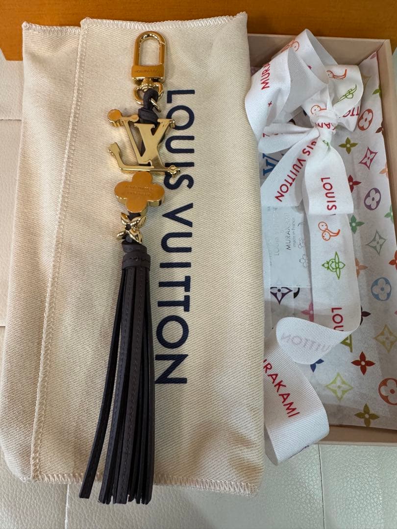 新品LV ルイヴィトン　村上隆　バックチャーム　ストラップ　領収書あり