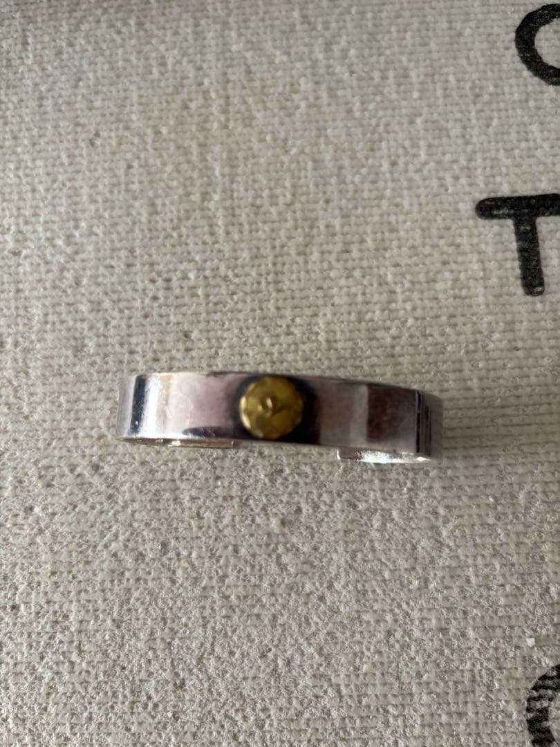 シルバーバングル 金色ディスク付き