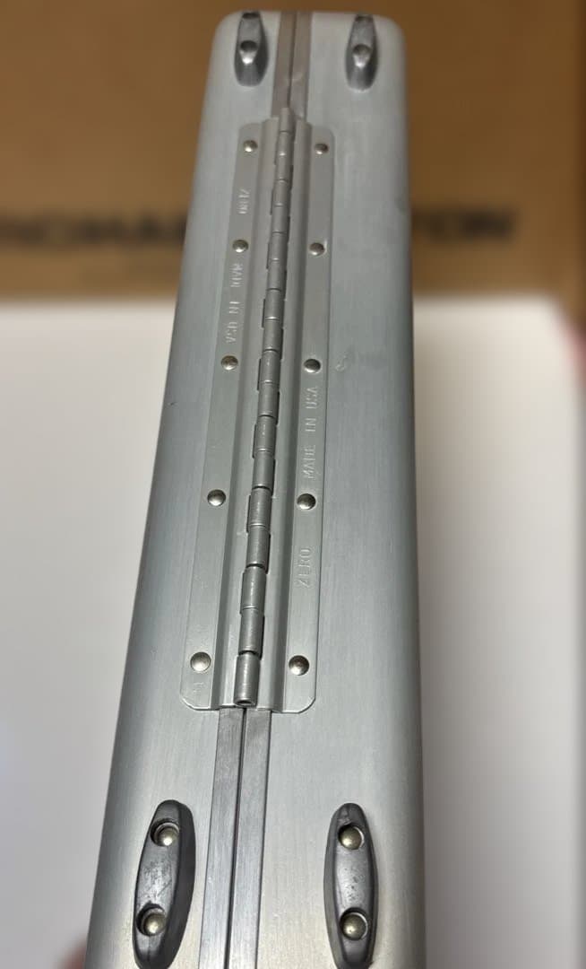 ゼロハリバートン ダイヤルロック式　アタッシュケース /ネスカフェ サンタマルタ