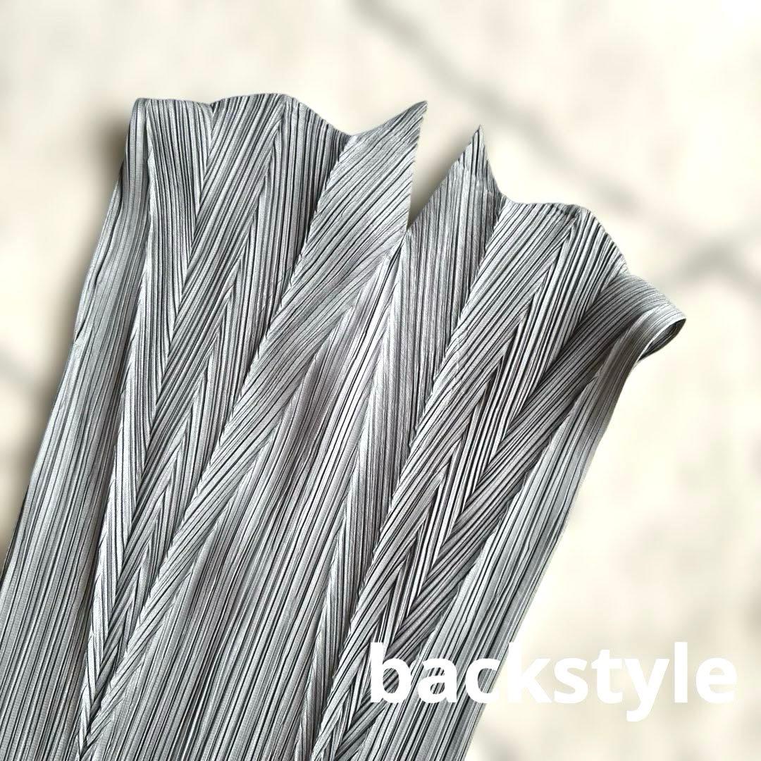 PLEATS PLEASEイッセイミヤケ　変形ブラウス　グレー　サイズ3