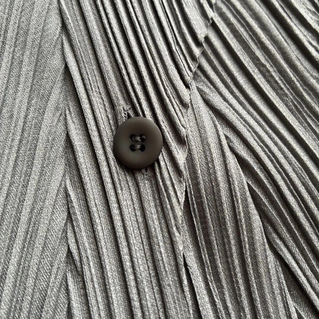 PLEATS PLEASEイッセイミヤケ　変形ブラウス　グレー　サイズ3