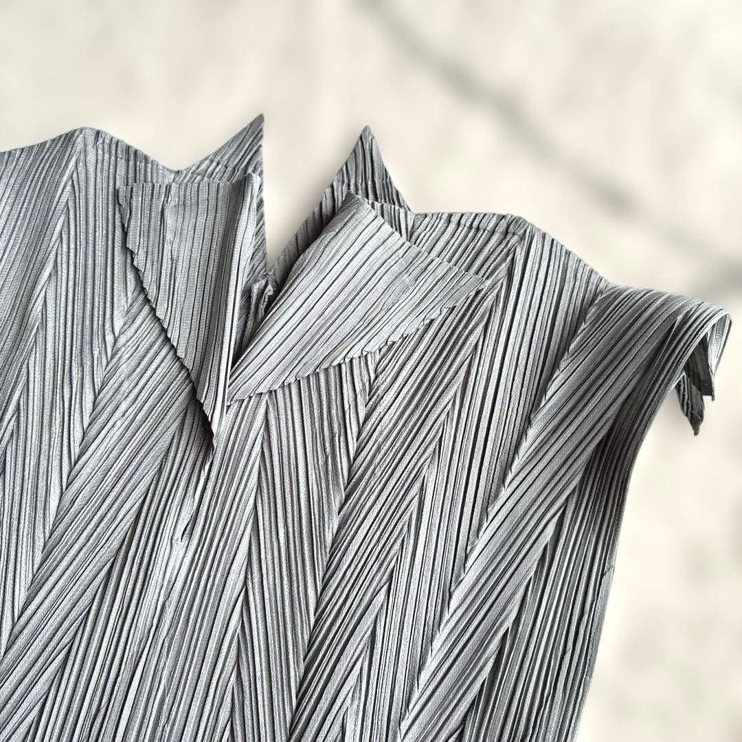PLEATS PLEASEイッセイミヤケ　変形ブラウス　グレー　サイズ3