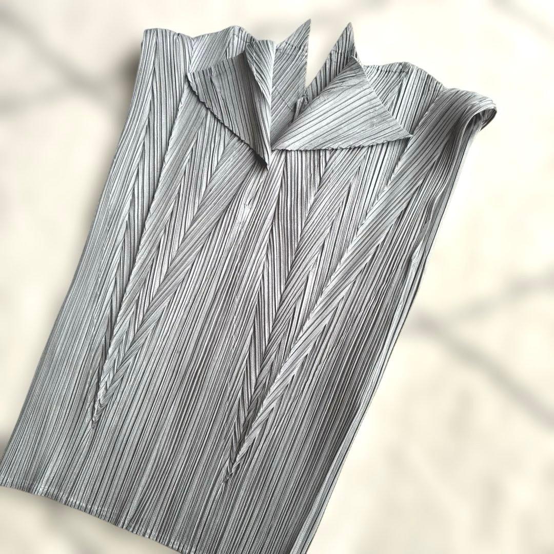 PLEATS PLEASEイッセイミヤケ　変形ブラウス　グレー　サイズ3
