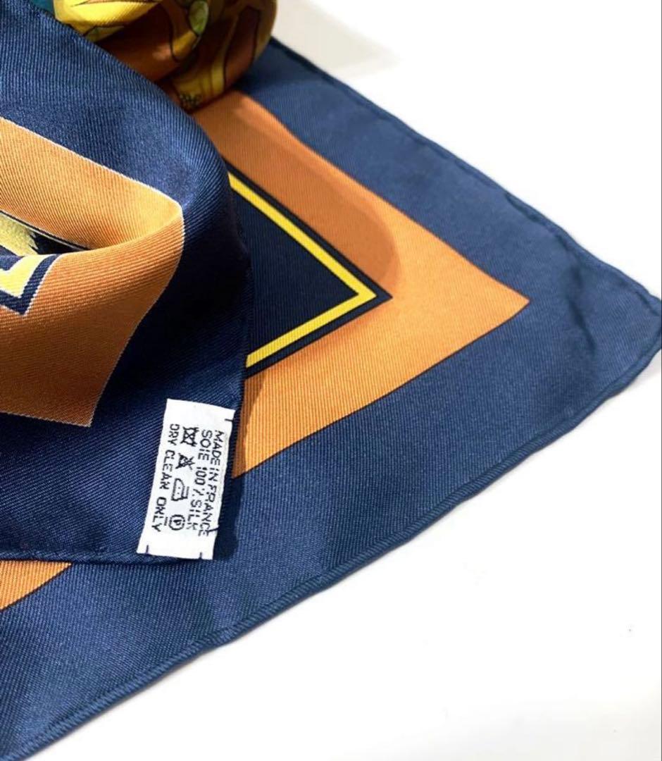 美品 Hermès シルク スカーフ Couronnes エルメス カレ 90