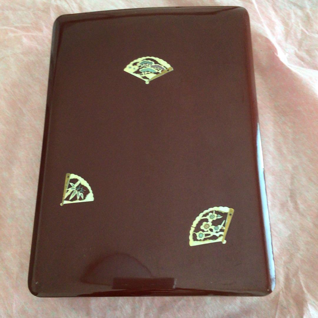 70 年程前の文箱　漆塗り螺鈿模様