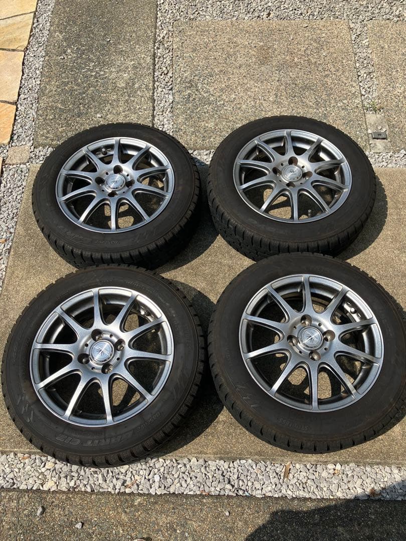 ［埼玉引き取り］トヨタ ルーミー　スタッドレスタイヤとホイルセット