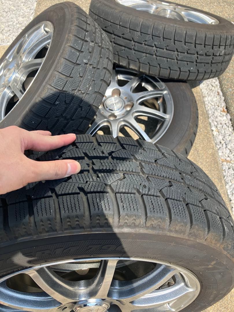 ［埼玉引き取り］トヨタ ルーミー　スタッドレスタイヤとホイルセット