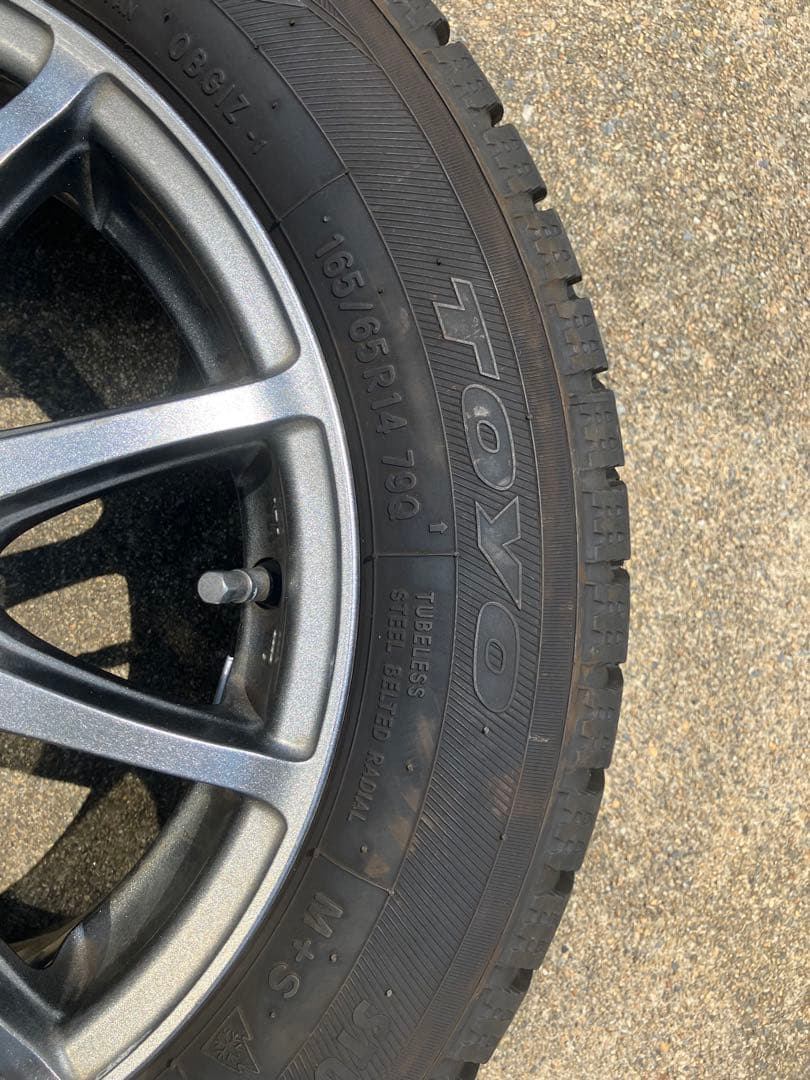 ［埼玉引き取り］トヨタ ルーミー　スタッドレスタイヤとホイルセット