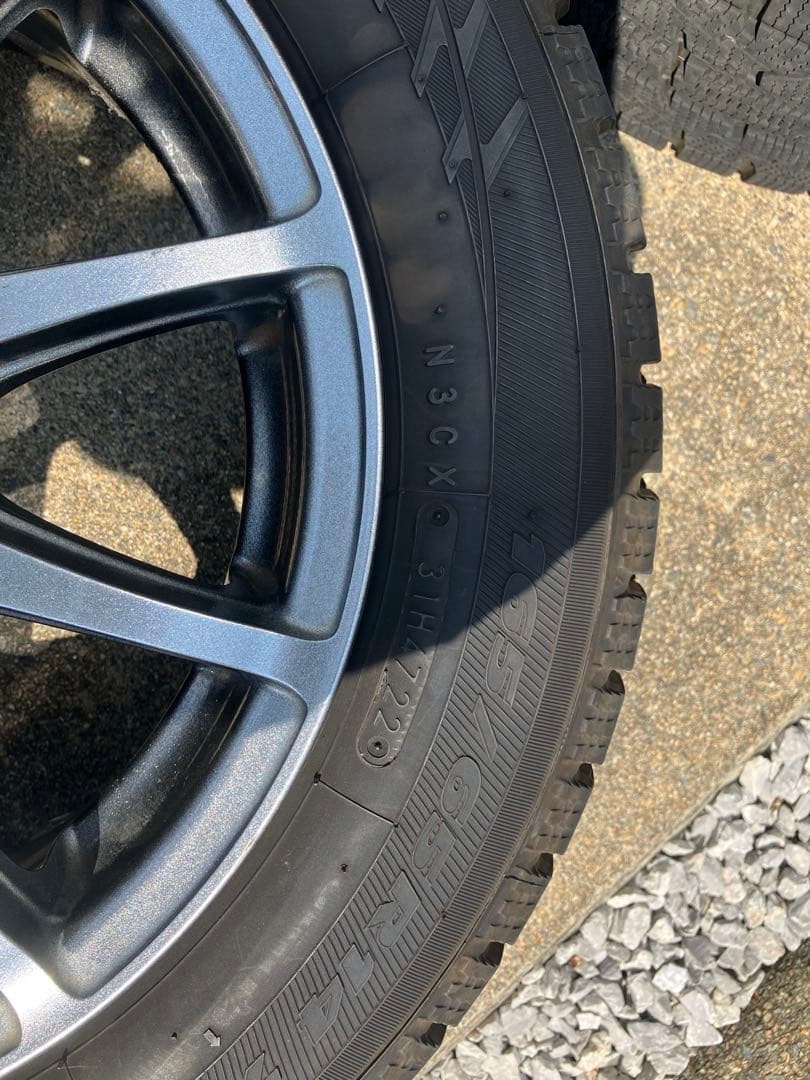 ［埼玉引き取り］トヨタ ルーミー　スタッドレスタイヤとホイルセット