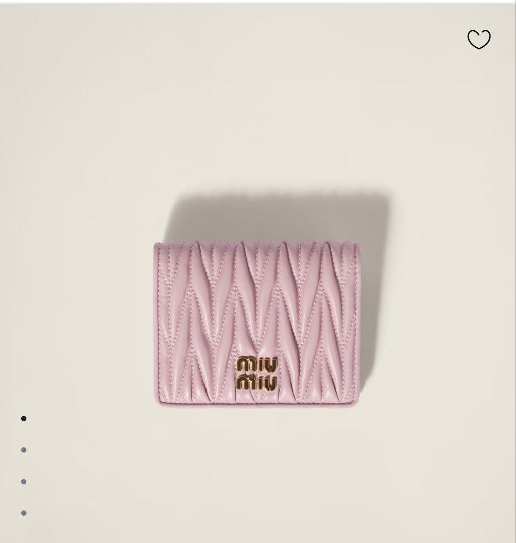 miumiu マテラッセレザー 折り財布 正規品