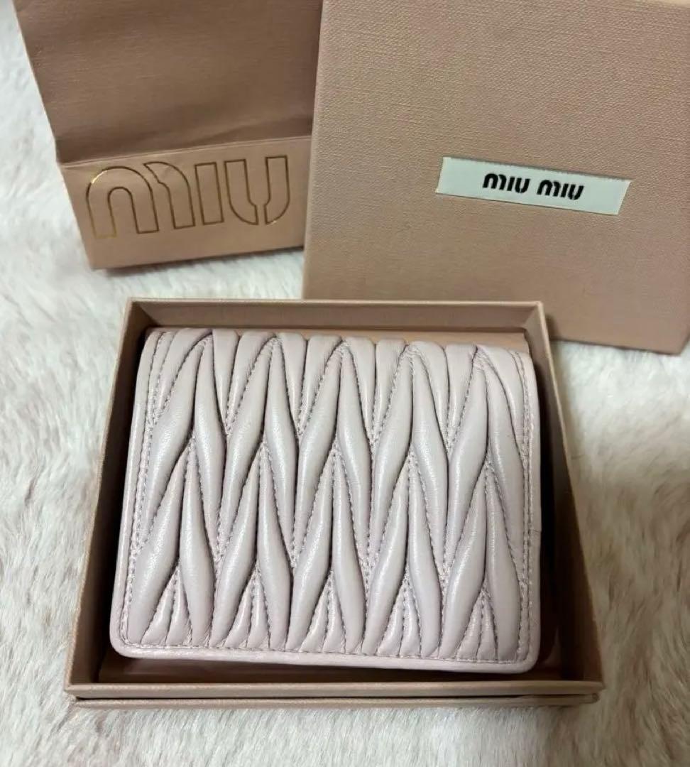 miumiu マテラッセレザー 折り財布 正規品
