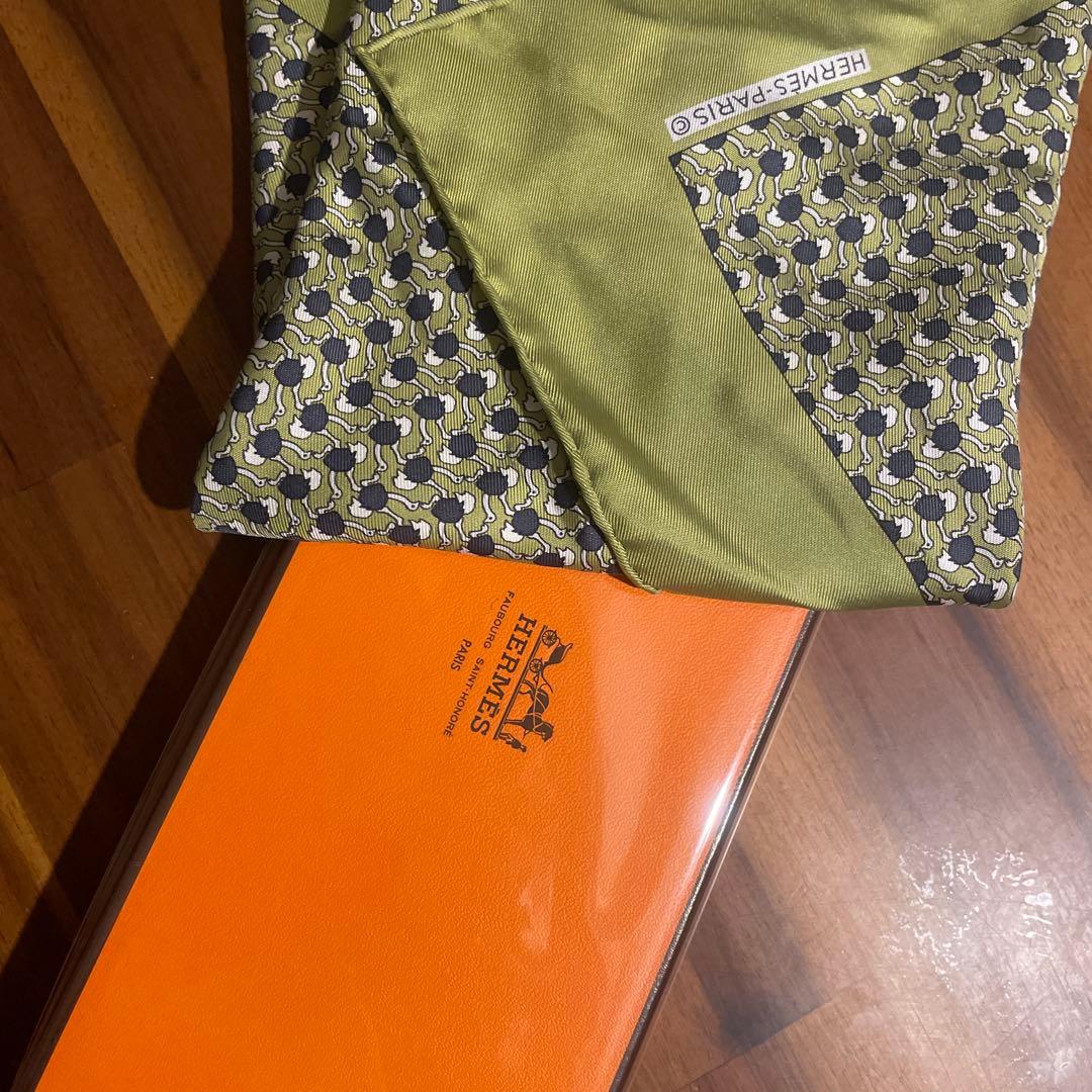 オススメ！値下げ不可エルメススカーフ　シルク100 箱あり