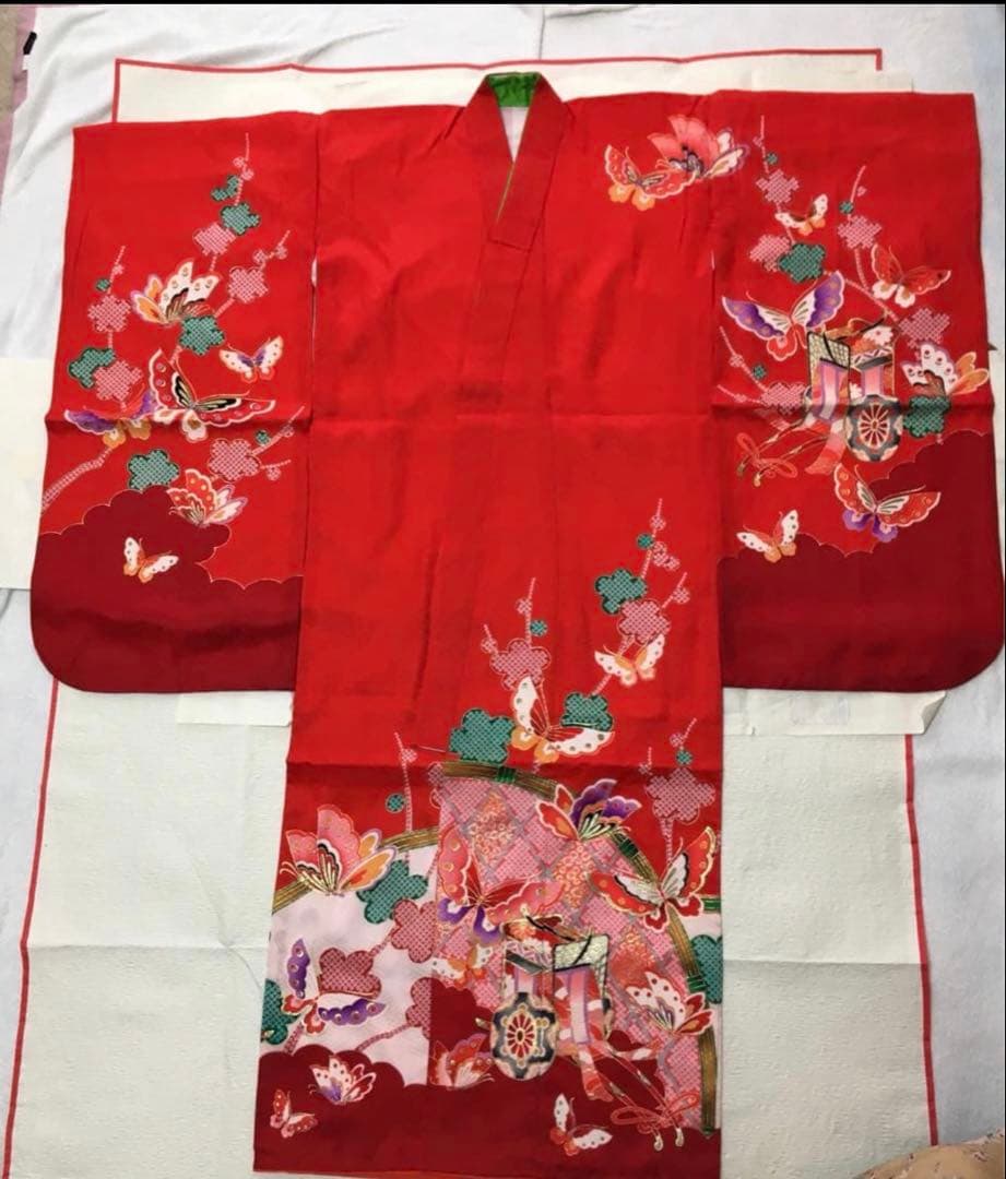 正絹　赤い花と蝶の着物セット　7歳