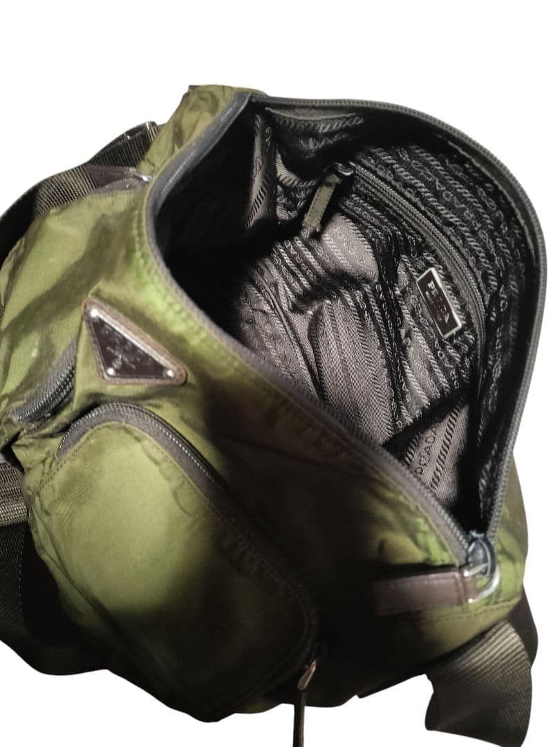 PRADA メッセンジャーバッグ オリーブグリーン