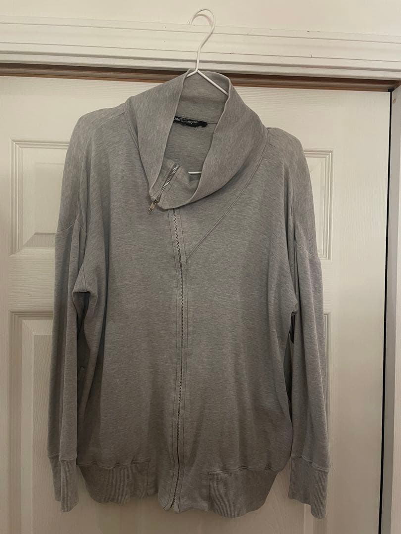 ねむたいCOMME des GARÇONSジップスウェットジャケット