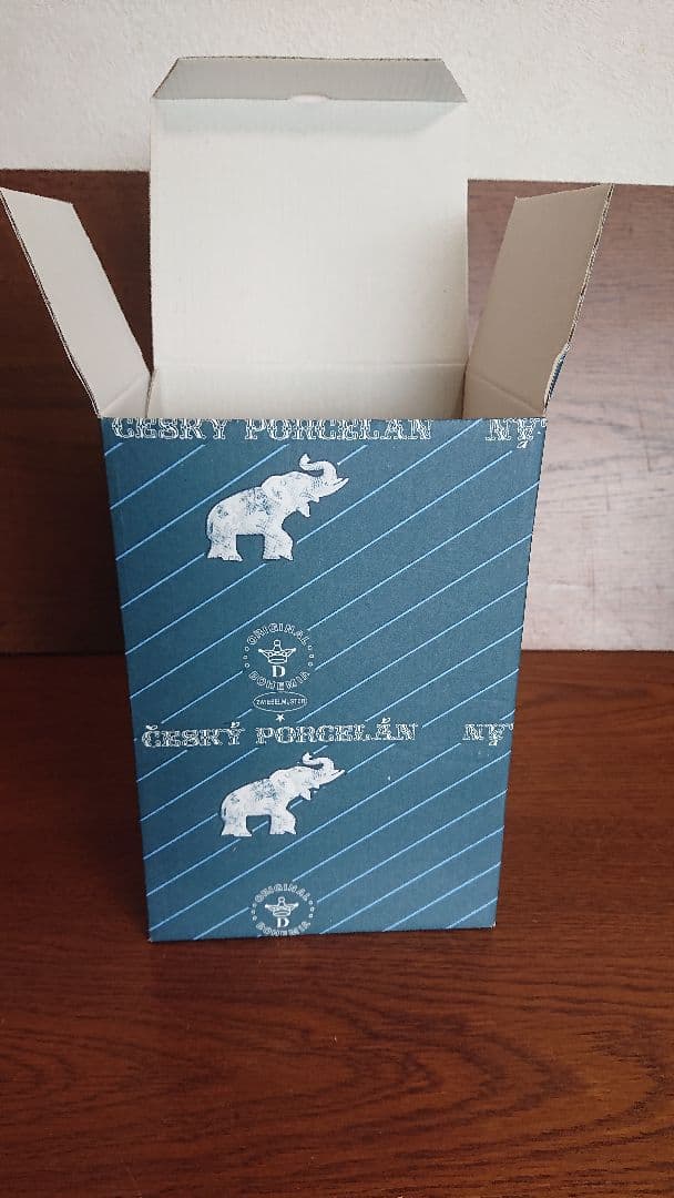 BOHEMIA Blue Onion ボヘミア ブルーオニオン 招き猫 貯金箱