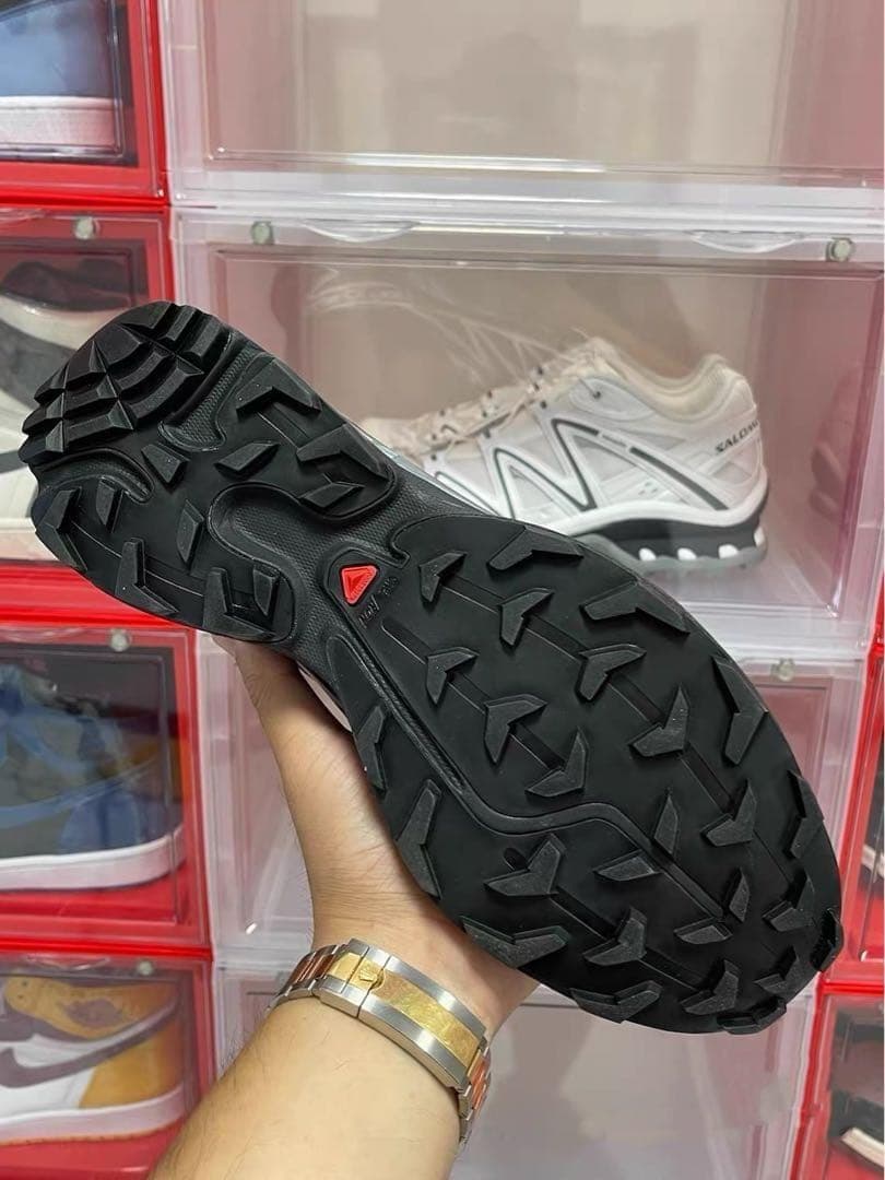 Salomon トレイルランニングシューズ